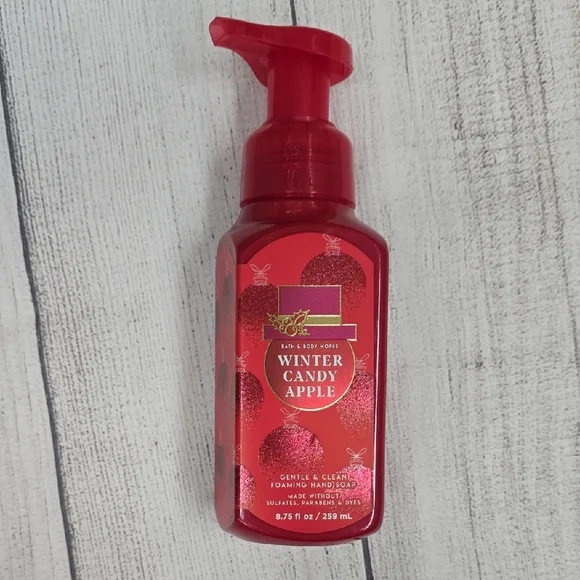 Bath & Body Works Red Foaming Hand Soap Holiday Edition - Picture 1 of 2